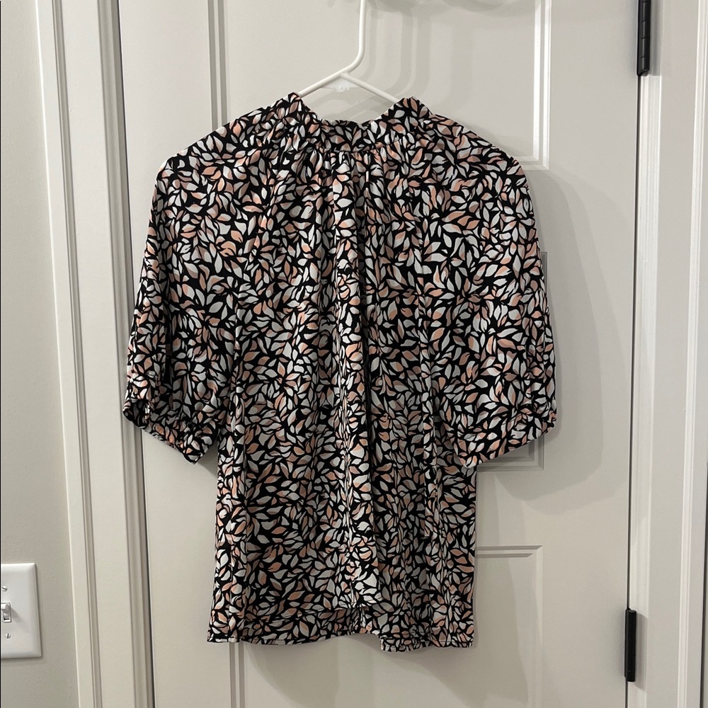 Evereve Black and Cream Leaf Print Blouse